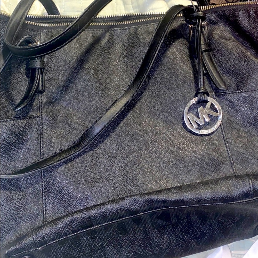 Michel Kor"s purse